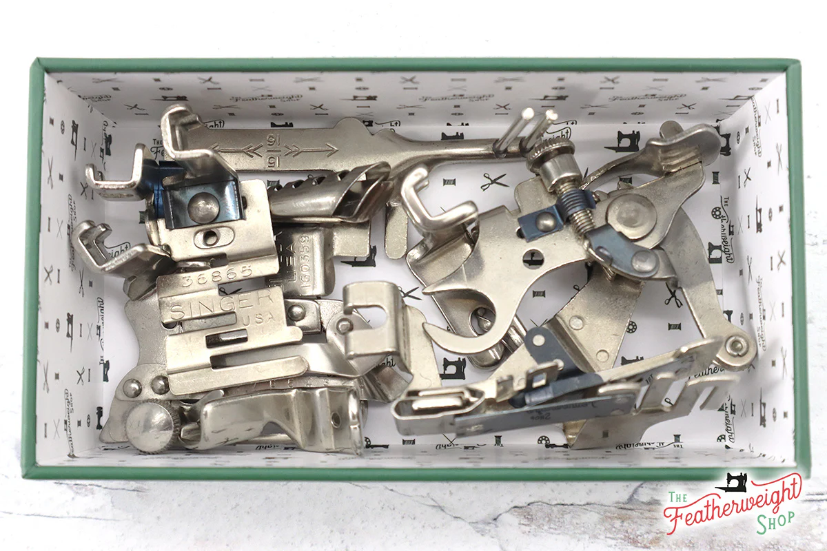 Attachments Box EMPTY, Singer Featherweight - Image 4