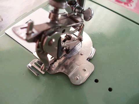 Shirring Plate, Vintage Singer - Image 4