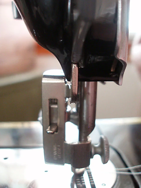 Singer Featherweight 222K Embroidery & Darning Foot (Vintage Original) - Image 6