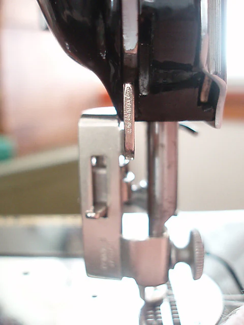 Singer Featherweight 222K Embroidery & Darning Foot (Vintage Original) - Image 7