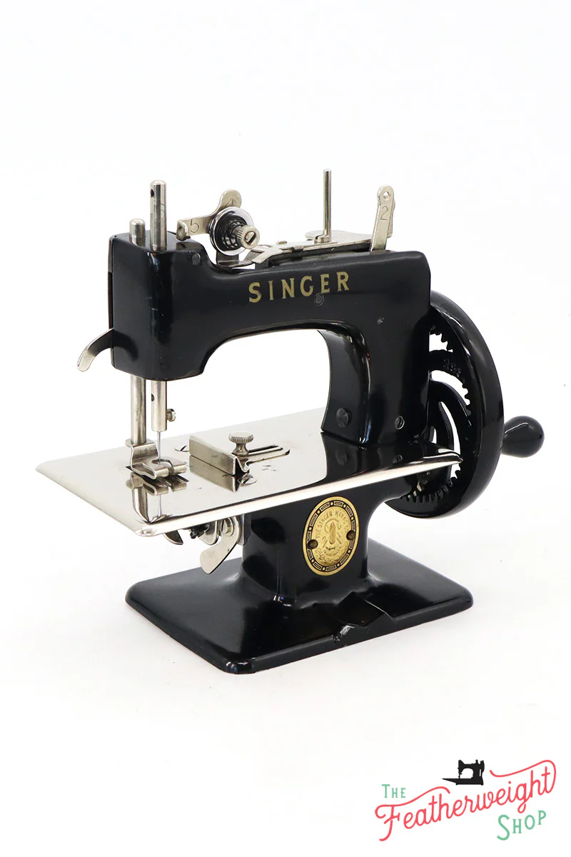 Singer Sewhandy Model 20 - Black - Complete Case Set - Image 4