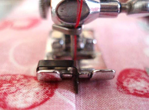 Stitch-in-the-Ditch Foot - LOW - Image 3