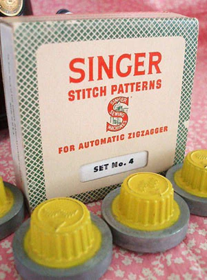 Stitch Patterns, Singer Automatic Zigzagger (Vintage Original) - Image 4