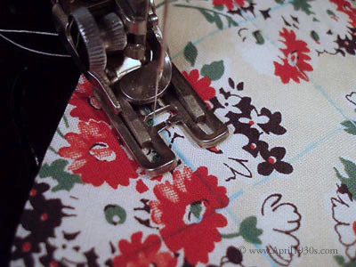 Zigzag Attachment, 5 Disk Swiss Zigzagger & Walking Foot (Vintage Original) - Image 11