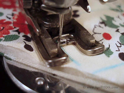 Zigzag Attachment, 5 Disk Swiss Zigzagger & Walking Foot (Vintage Original) - Image 12