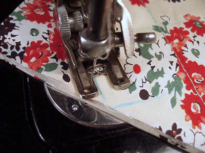 Zigzag Attachment, 5 Disk Swiss Zigzagger & Walking Foot (Vintage Original) - Image 13
