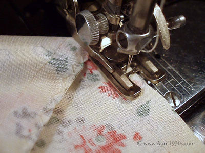 Zigzag Attachment, 5 Disk Swiss Zigzagger & Walking Foot (Vintage Original) - Image 14