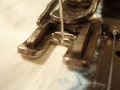 Zigzag Attachment, 5 Disk Swiss Zigzagger & Walking Foot (Vintage Original) - Image 16