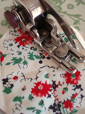 Zigzag Attachment, 5 Disk Swiss Zigzagger & Walking Foot (Vintage Original) - Image 35