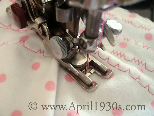 Zigzag Attachment, 5 Disk Swiss Zigzagger & Walking Foot (Vintage Original) - Image 5